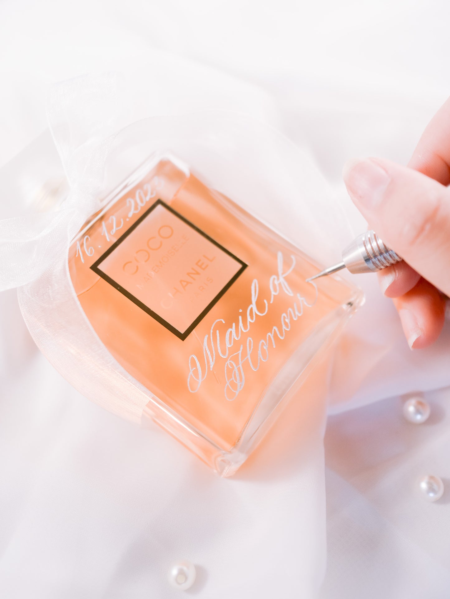 PERFUME HAND ENGRAVING (IN-STUDIO SERVICE)