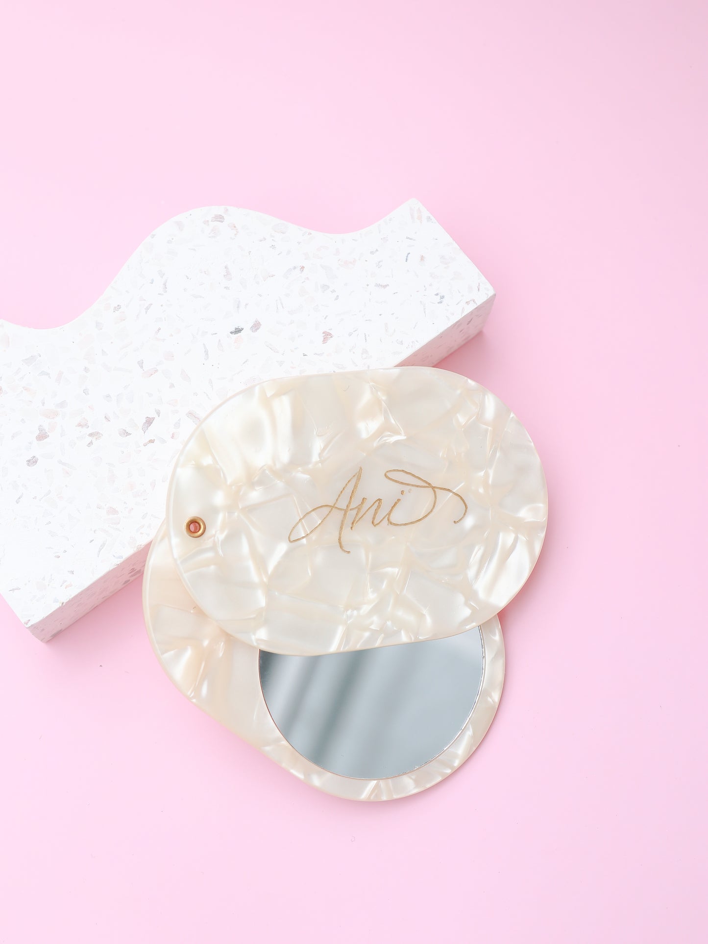 ENGRAVED COMPACT MIRROR